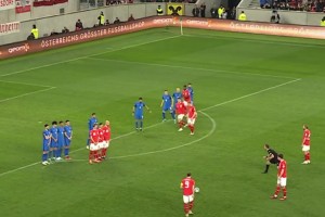 圓月彎刀！薩比策在國家隊(duì)打入的精彩任意球