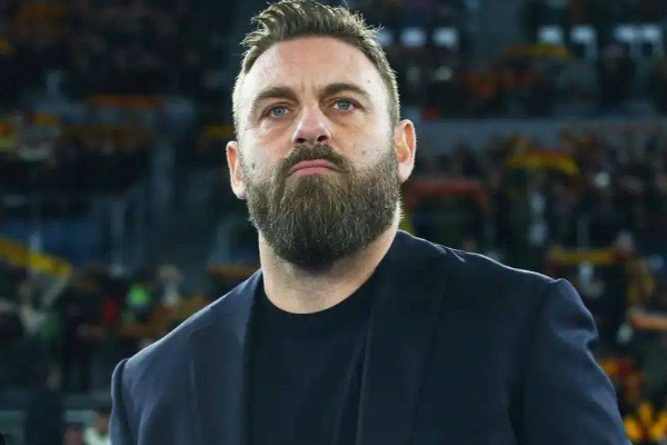 德羅西現(xiàn)任哪個(gè)球隊(duì)主帥？