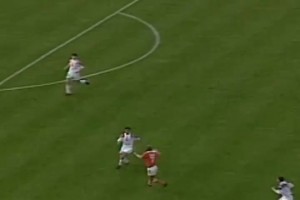 已成藝術(shù)！來欣賞博格坎普在歐洲杯上的瀟灑控球