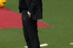 貝林厄姆絕殺巴薩，場邊的安切洛蒂淡定自若